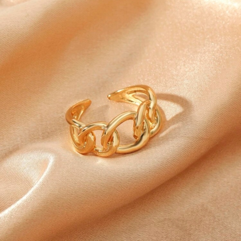 NWT Chain Style Ring - Picture 3 of 3